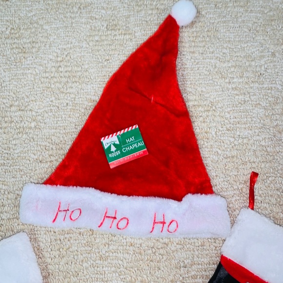 🔥NWT🔥 3 PIECE CHRISTMAS SET STOCKING AND HAT - Picture 2 of 4